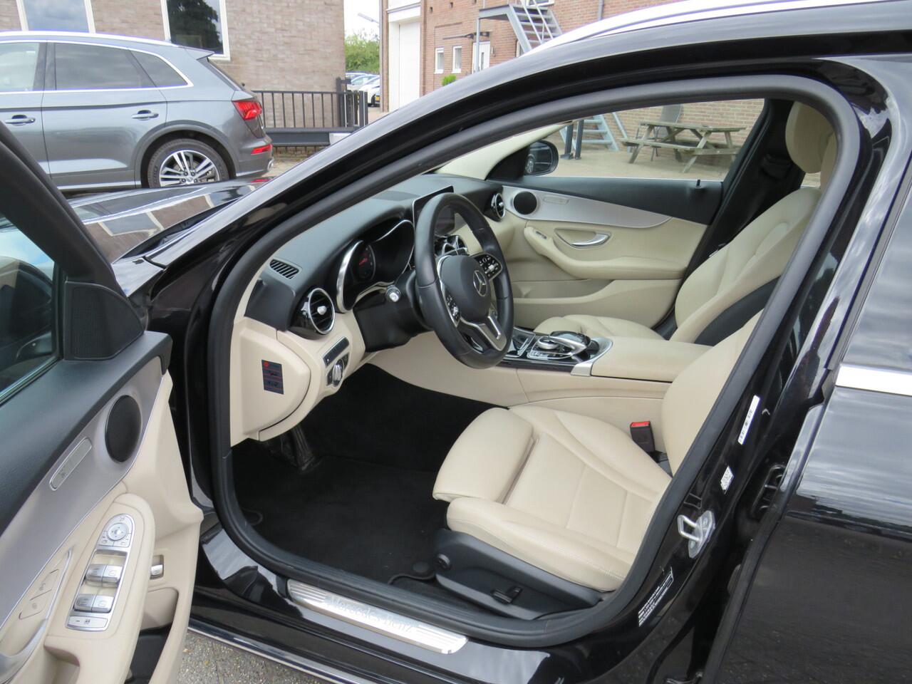 Mercedes-Benz C-KLASSE Estate 200 Business Solution Avantgarde * Rijklaarprijs incl. garantie * Trekhaak * Led Koplampen * Camera * AMG Velgen