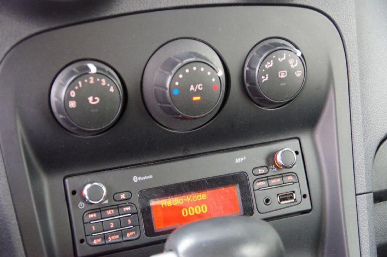 Mercedes-Benz CITAN 112 AUT. BENZINE, AIRCO, PARKEERSENSOREN, STOELVERWARMING