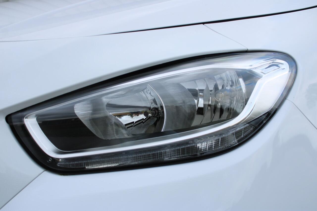 Mercedes-Benz CITAN 108 CDI L1 Base | Incl. 12 maanden garantie | Cruise control | Airco | Schuifdeur rechts | LED dagrijverlichting | DAB+ radio | Betonplex vloer |