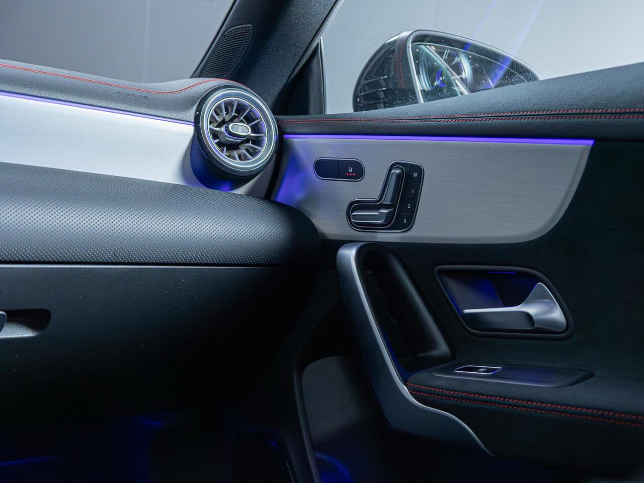 Mercedes-Benz CLA-KLASSE Shooting Brake 180 Star Edition LIMITED Panorama dak | Trekhaak