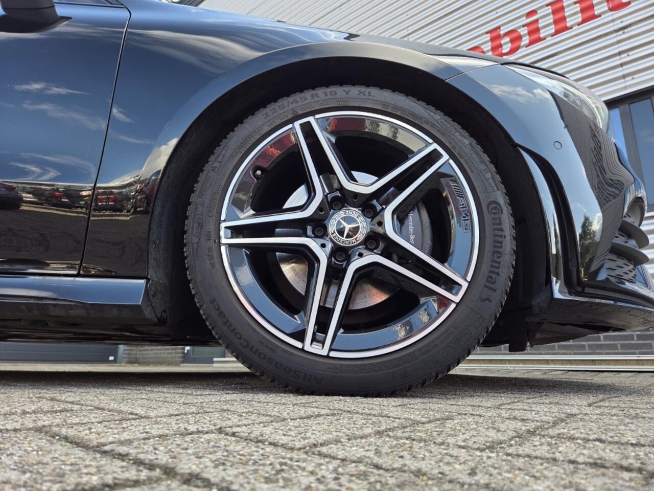 Mercedes-Benz CLA-KLASSE 180 Business S. AMG Line | Stoel verw. | Navi