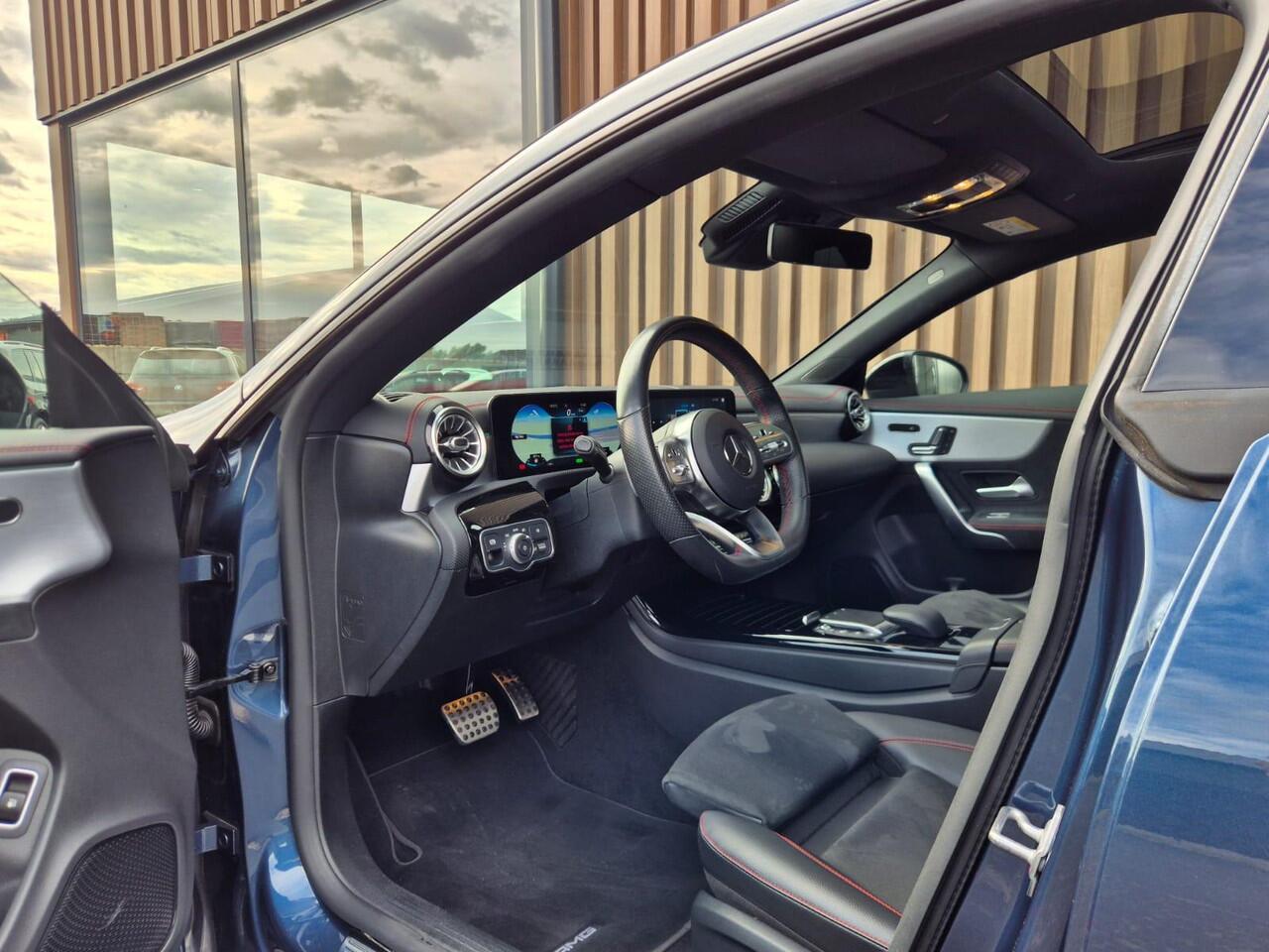 Mercedes-Benz CLA-KLASSE 250 e Business Solution AMG Limited | BTW | Pano | Keyless | Sfeer | Camera | Widescreen