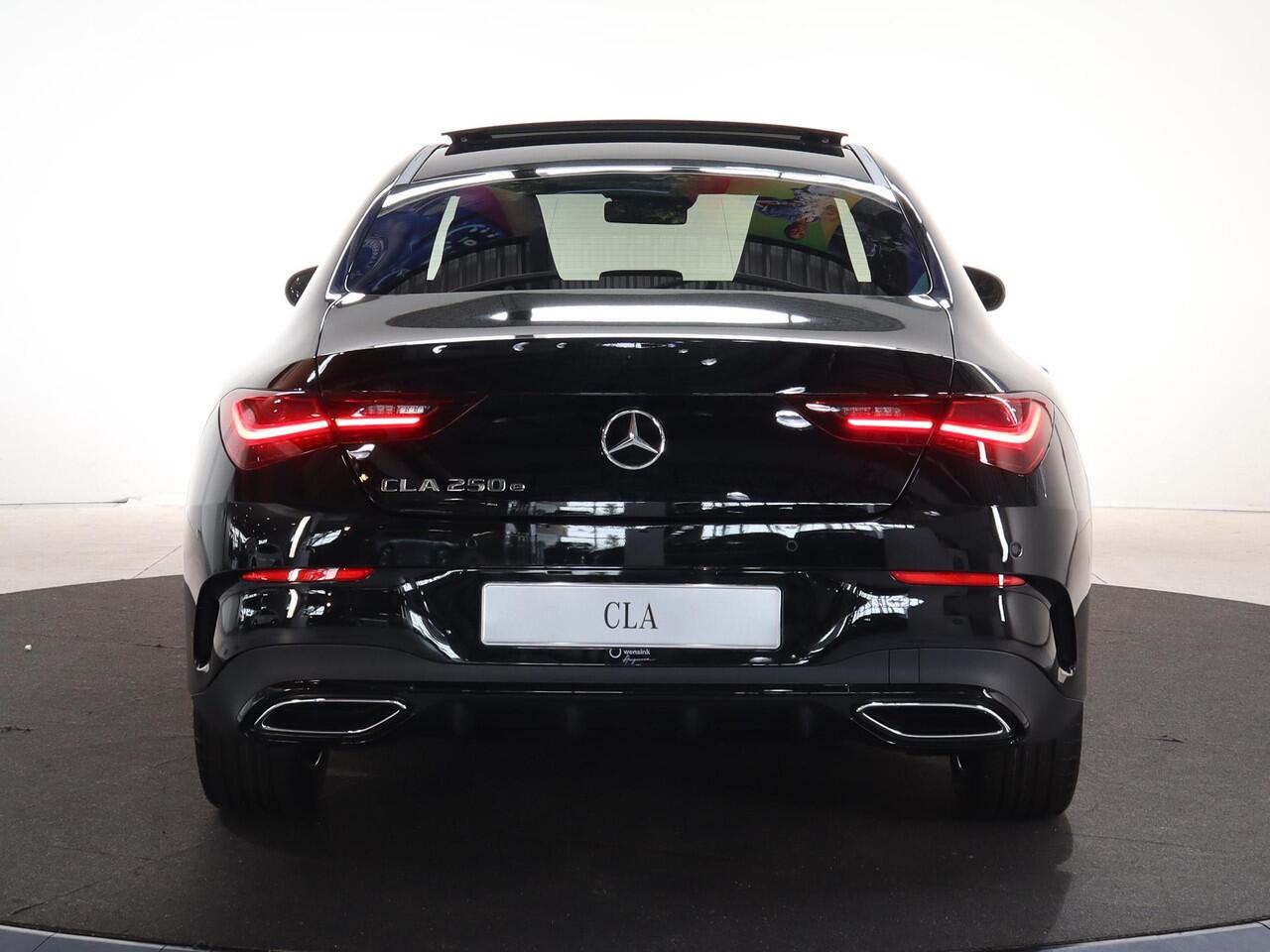 Mercedes-Benz CLA-KLASSE 250e Star Edition AMG Line | Panoramaschuifdak | Nightpakket | Achteruitrijcamera | Dodehoekassistent | Dodehoekassistent