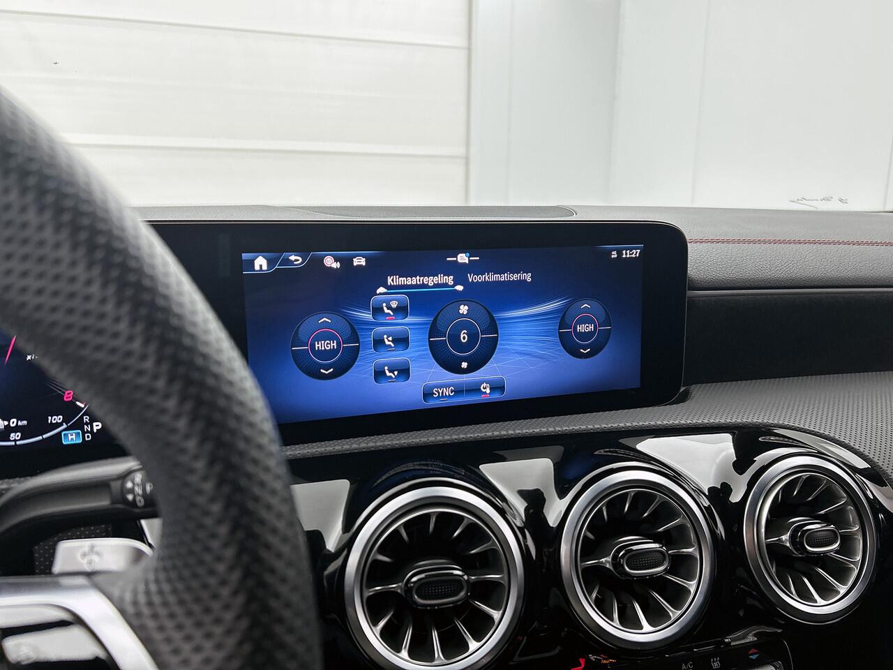 Mercedes-Benz CLA-KLASSE Shooting Brake 250 e Star Edition LIMITED | AMG Line | Night Pakket | Sfeerverlichting | Dodehoek Assist | Achteruitrijcamera | Ledkoplampen. Inclusief 24 maanden MB Certified garantie voor Europa.