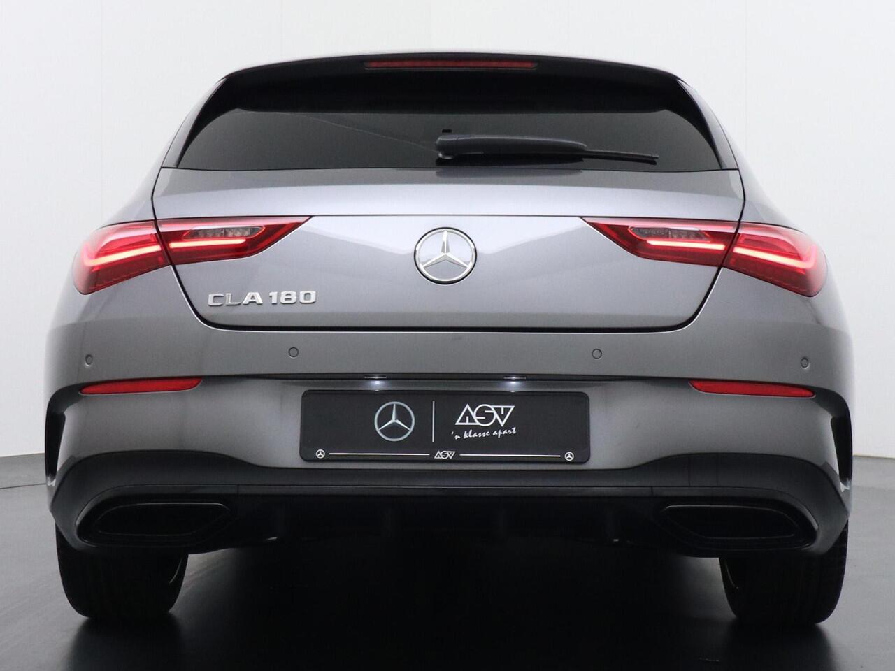 Mercedes-Benz CLA-KLASSE Shooting Brake 180 Business Solution AMG | Panorama - Schuifdak | Distronic Cruise Control | Memorystoelen | Head-Up Display | 360° Camera | Apple Carplay & Android Auto | Nightpakket