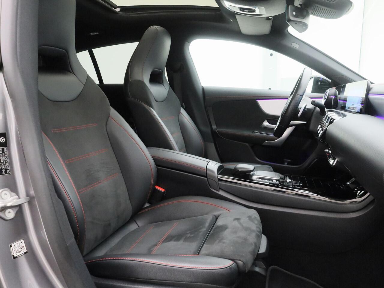 Mercedes-Benz CLA-KLASSE Shooting Brake 180 Business Solution AMG | PANO | MEMORY | SFEERVERLICHTING | CAMERA | STOELVERW.