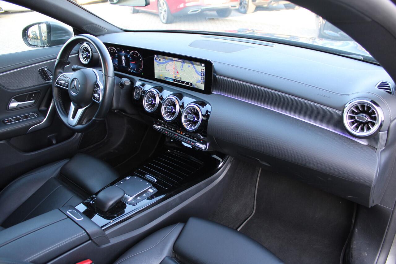 Mercedes-Benz CLA-KLASSE 200 AUT7 Luxury Line PANORAMADAK LEDER SFEER CARPLAY KEY-LESS GO MULTIBEAM 18''