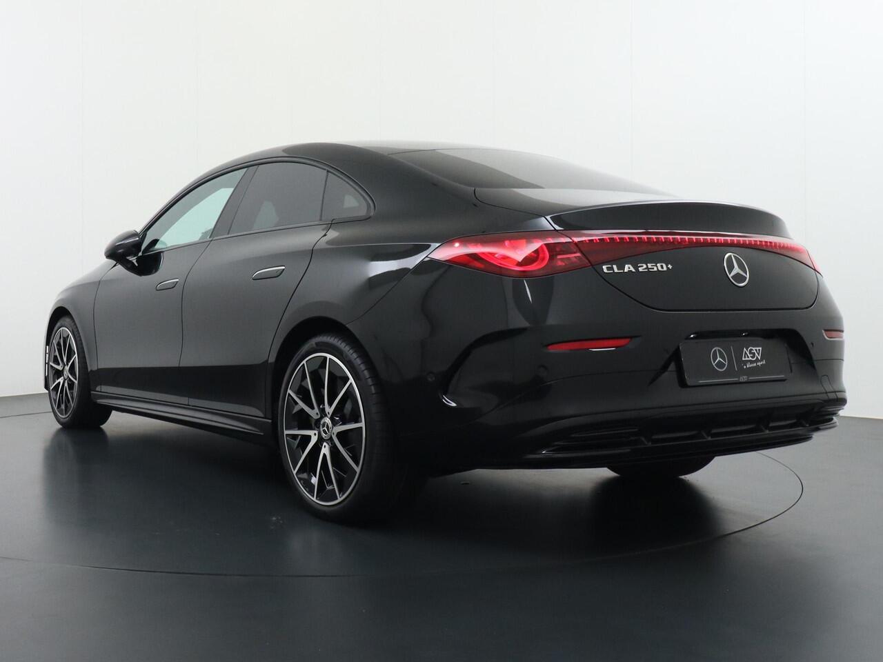 Mercedes-Benz CLA-KLASSE 250+ Launch Edition 85 kWh Accu | Memorystoelen | Warmtepomp | Multibeam Led | Stoelverwarming Voorin | Distronic Cruise Control | Achteruitrijcamera | Nightpakket | Dodehoekassistent