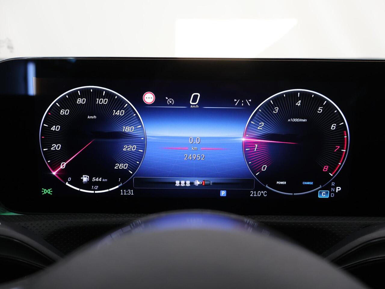 Mercedes-Benz CLA-KLASSE 180 Shooting Brake Star Edition Luxury line | Camera | Panoramadak | Stoelverwarming |