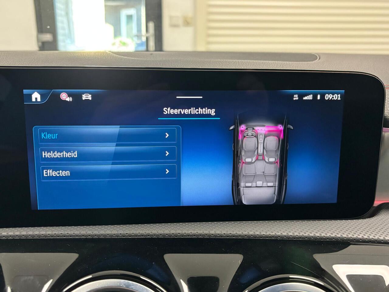 Mercedes-Benz CLA-KLASSE Shooting Brake 200 AMG Line Panorama Led Camera Keyless go Widescreen