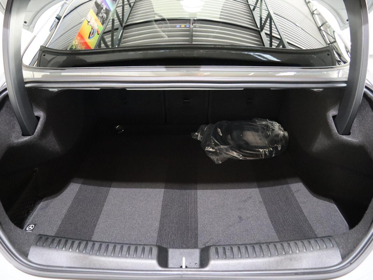 Mercedes-Benz CLA-KLASSE 250+ Launch Edition 85 kWh | Night | Panoramadak | Stoelverwarming | DISTRONIC | Achteruitrijcamera | Dodehoekassistent |