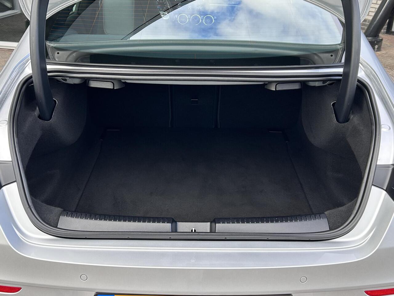 Mercedes-Benz CLA-KLASSE 180 | Panoramadak | AMG | Stoelverwarming