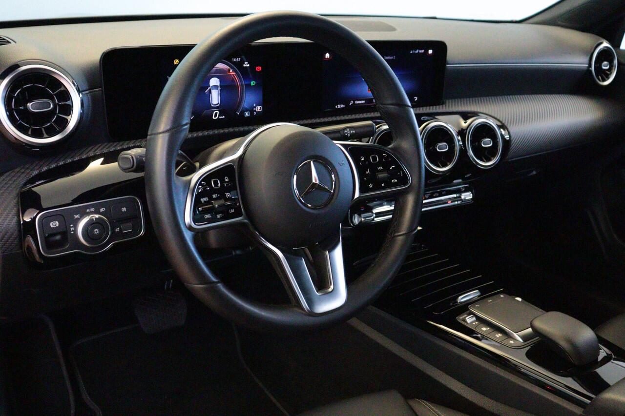 Mercedes-Benz CLA-KLASSE Shooting Brake 180 Business Line Automaat | NAVI | CAMERA + PDC | STOELVERW | WIDE-SCREEN | ELEKTR KLEP |