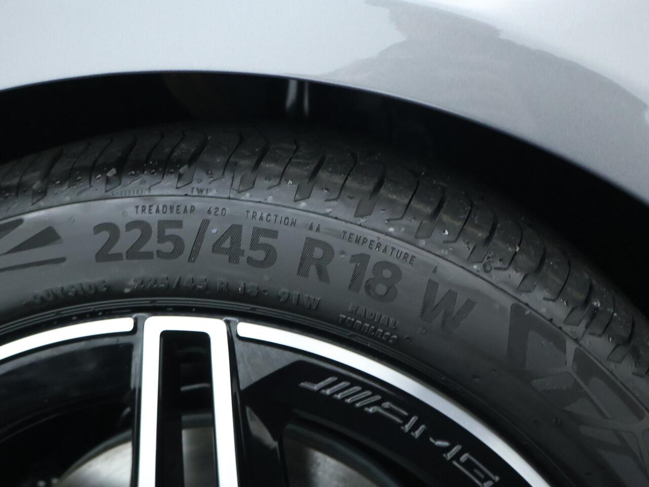 Mercedes-Benz CLA-KLASSE Shooting Brake 180 LIMITED Edition AMG Line | Trekhaak | Nightpakket | Parkeerpakket met achteruitrijcamera | Verwarmde stoelen vooraan | Antidiefstalpakket GUARD 360° Plus | EASY PACK achterklep | KEYLESS-GO |