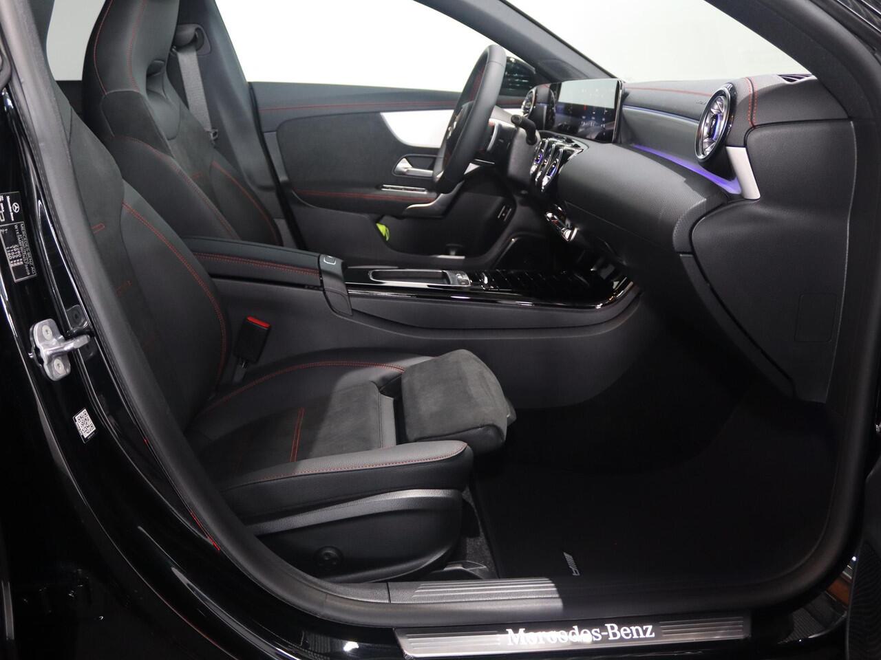 Mercedes-Benz CLA-KLASSE Shooting Brake 250e Business Solution AMG | Panoramaschuifdak | Head-up display | 360° camera | Dodehoekassistent |