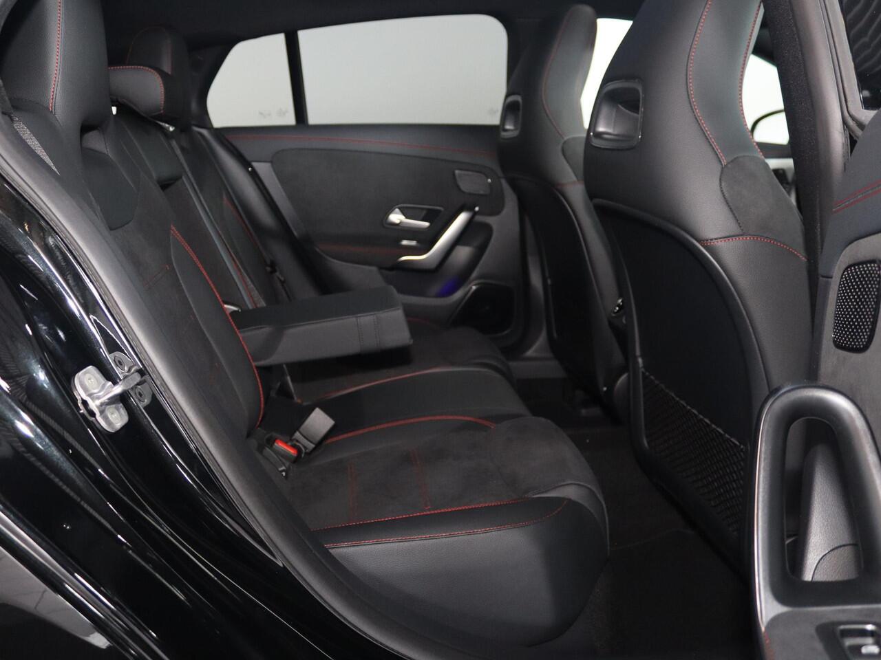 Mercedes-Benz CLA-KLASSE Shooting Brake 250e Business Solution AMG | Panoramaschuifdak | Head-up display | 360° camera | Dodehoekassistent |