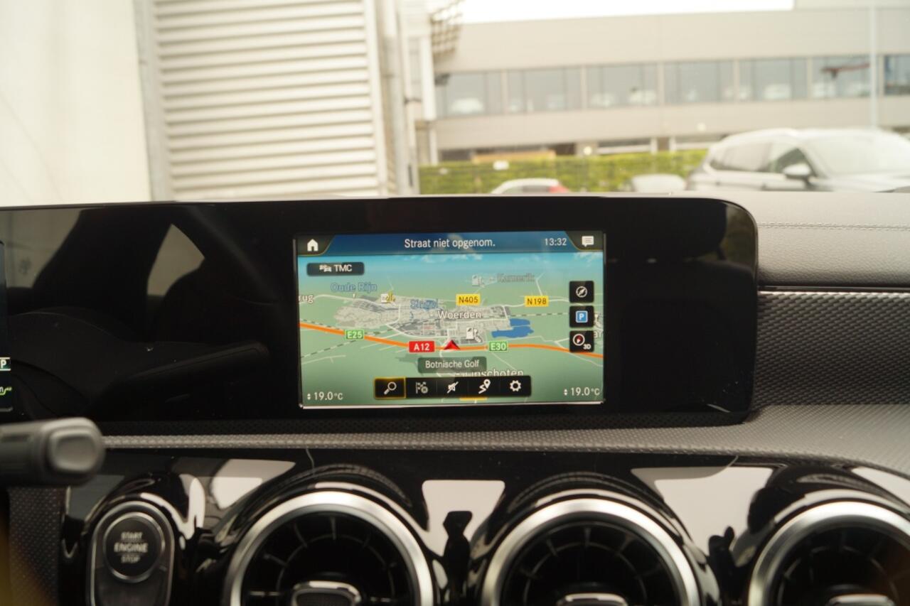 Mercedes-Benz CLA-KLASSE 250e Business Edition -NAVI-ECC-PDC-