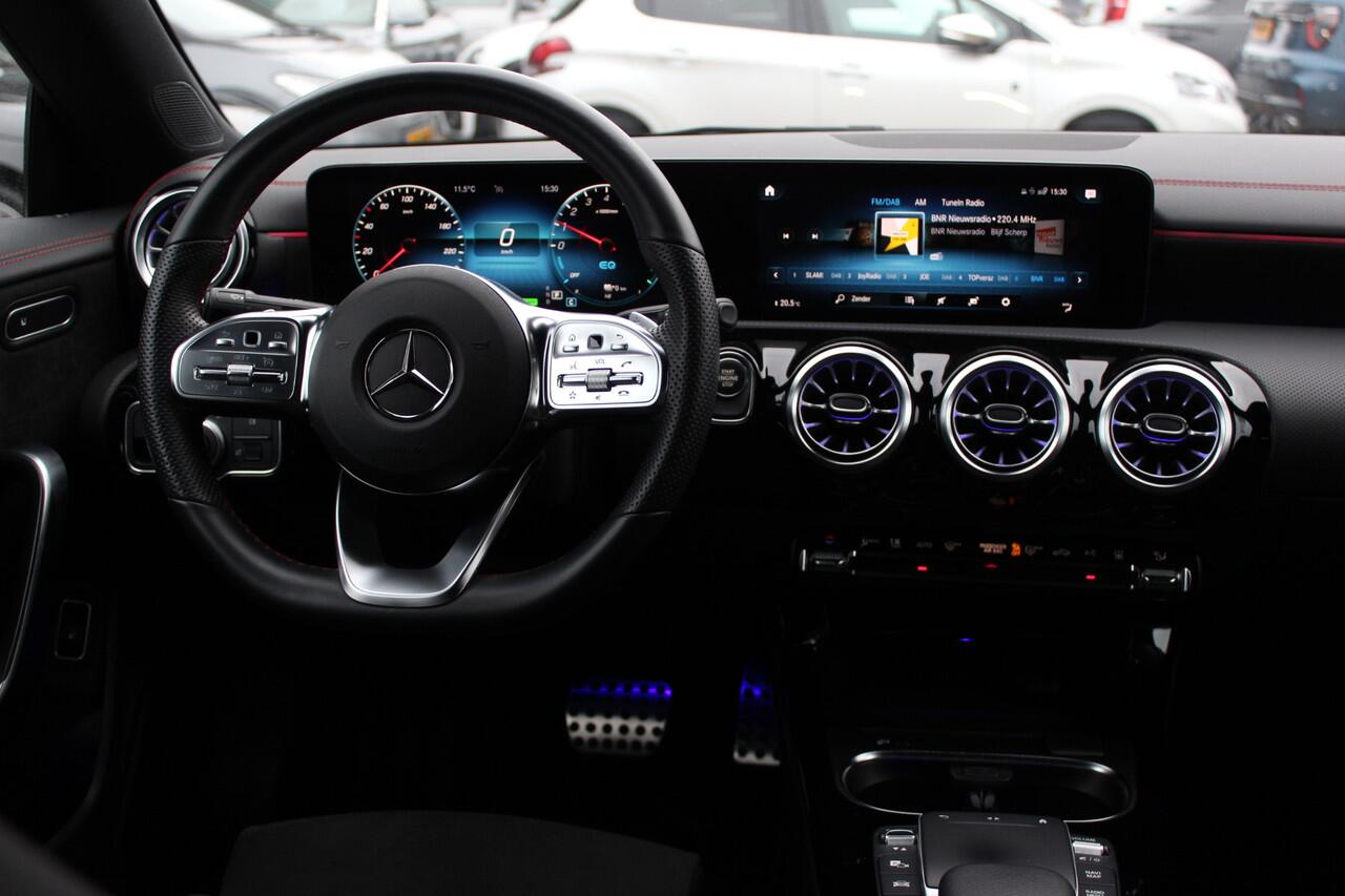 Mercedes-Benz CLA-KLASSE 250 e Business Solution AMG Limited / Camera / Sfeerverlichting / CarPlay / 18'' / Navigatie / Stoelverwarming / DAB / Cruise Control