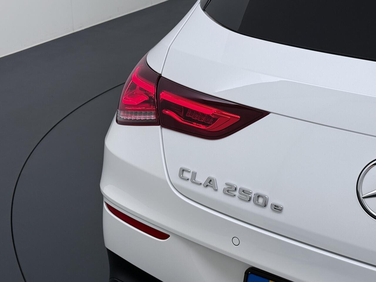 Mercedes-Benz CLA-KLASSE Shooting Brake 250 e AMG Line | Pano 360 Camera Sfeer Night