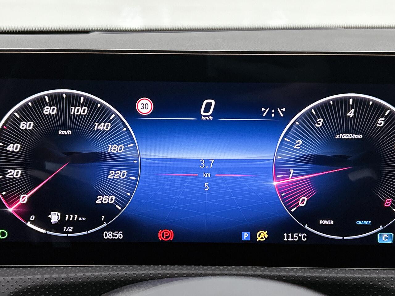 Mercedes-Benz CLA-KLASSE Shooting Brake 180 Business Solution AMG | AMG Line Plus pakket | Head-up Display | Panoramaschuifdak | Augmented Reality navigatie | Memorypakket | Multibeam LED | 19 inch AMG velgen | 360°-camera |