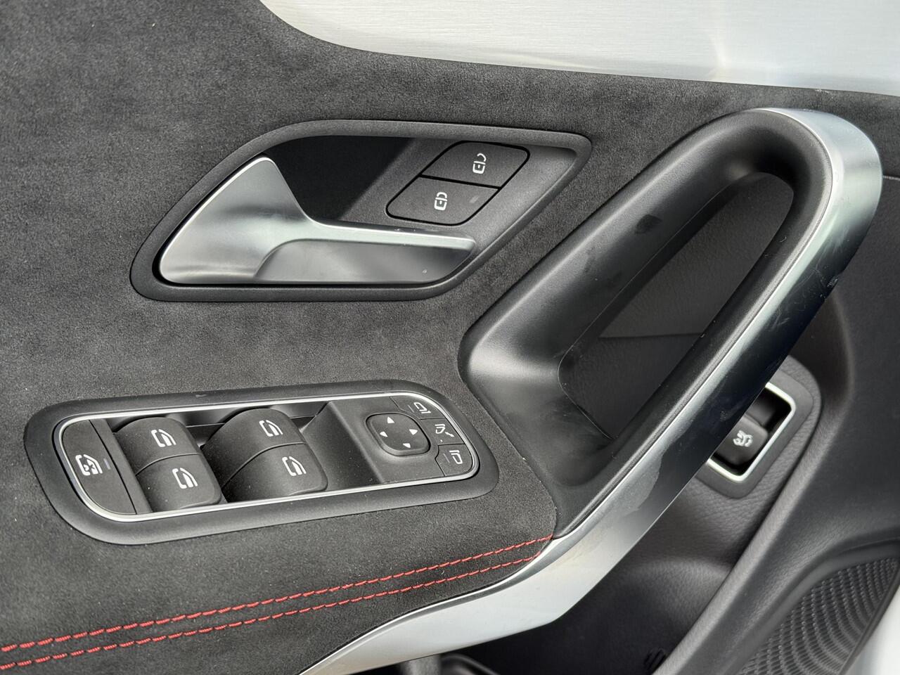 Mercedes-Benz CLA-KLASSE Shooting Brake 180 Star Edition LIMITED Panorama dak