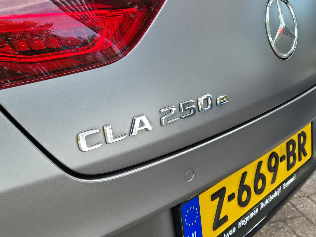 Mercedes-Benz CLA-KLASSE Shooting Brake 250 e Premium | Designo Mountaingrijs Magno | AMG LINE | ECC | PDC+Camera | Stoelverwarming |