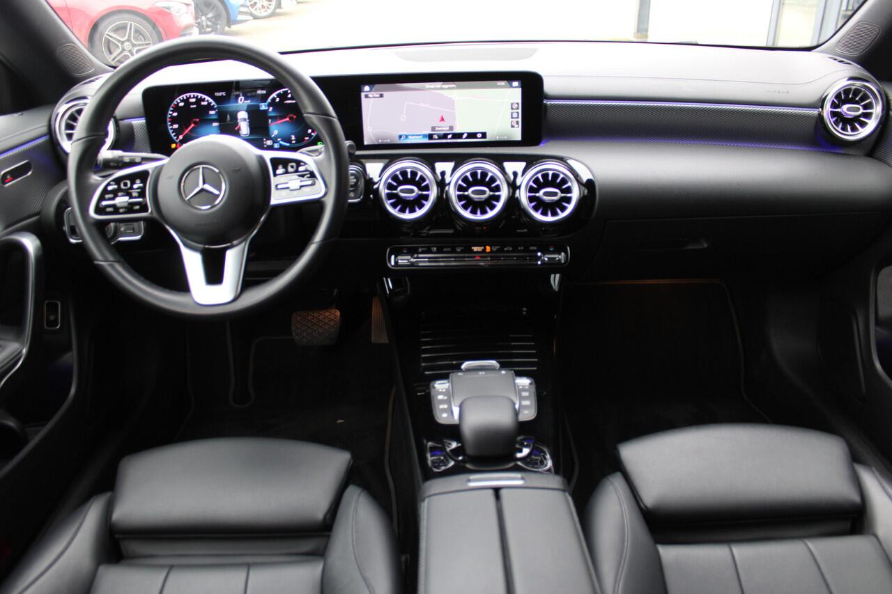 Mercedes-Benz CLA-KLASSE Shooting Brake 200 AUT7 Business Solution Luxury LEDER SFEER WIDESCREEN CAMERA