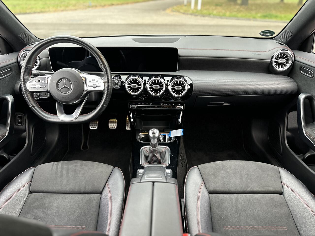Mercedes-Benz CLA-KLASSE 200 Premium |CARPLAY|CAMERA|ST VWM|AMG LINE|SFEER|