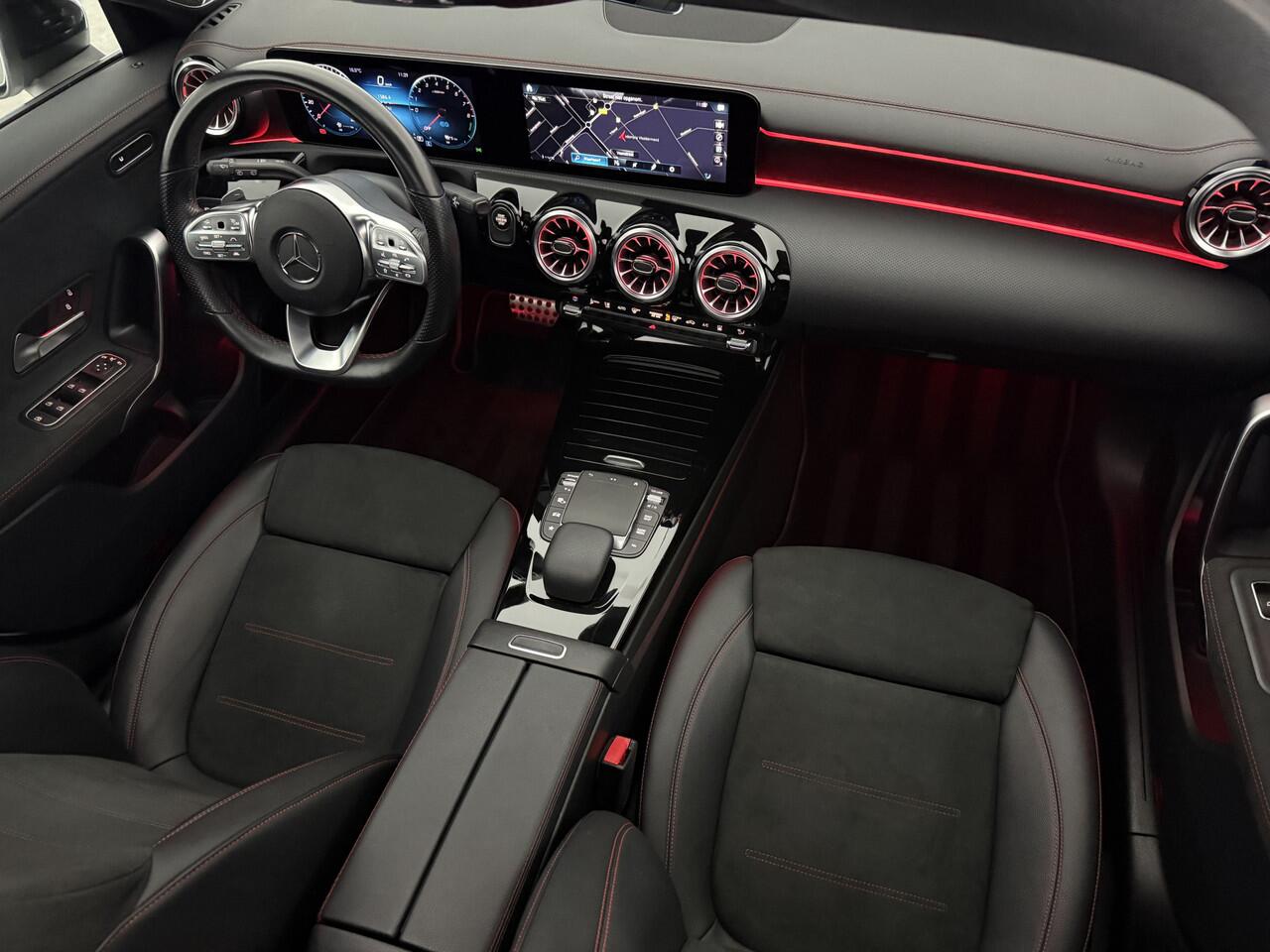 Mercedes-Benz CLA-KLASSE Shooting brake 250 e AMG Night | SOH 97% | Pano | Sfeerverl. | Burmester | Virtual | Camera | Trekh. | Carplay | Adaptive Cruise