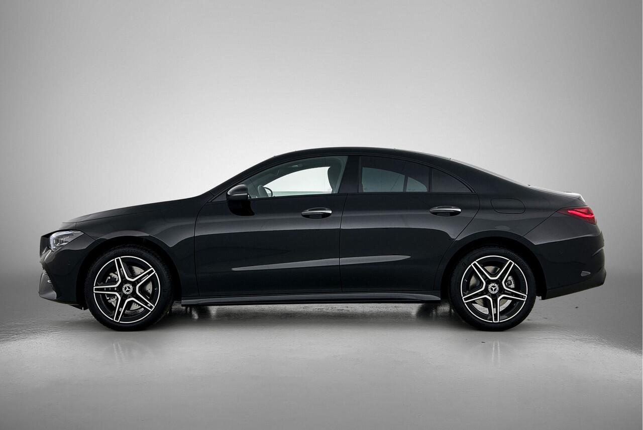 Mercedes-Benz CLA-KLASSE 250 e Business Solution AMG | Nightpakket | Dodehoekassistent | Smartphone integratie | Multibeam LED | Panoramaschuifdak | Stoelverwarming voor | KEYLESS GO |