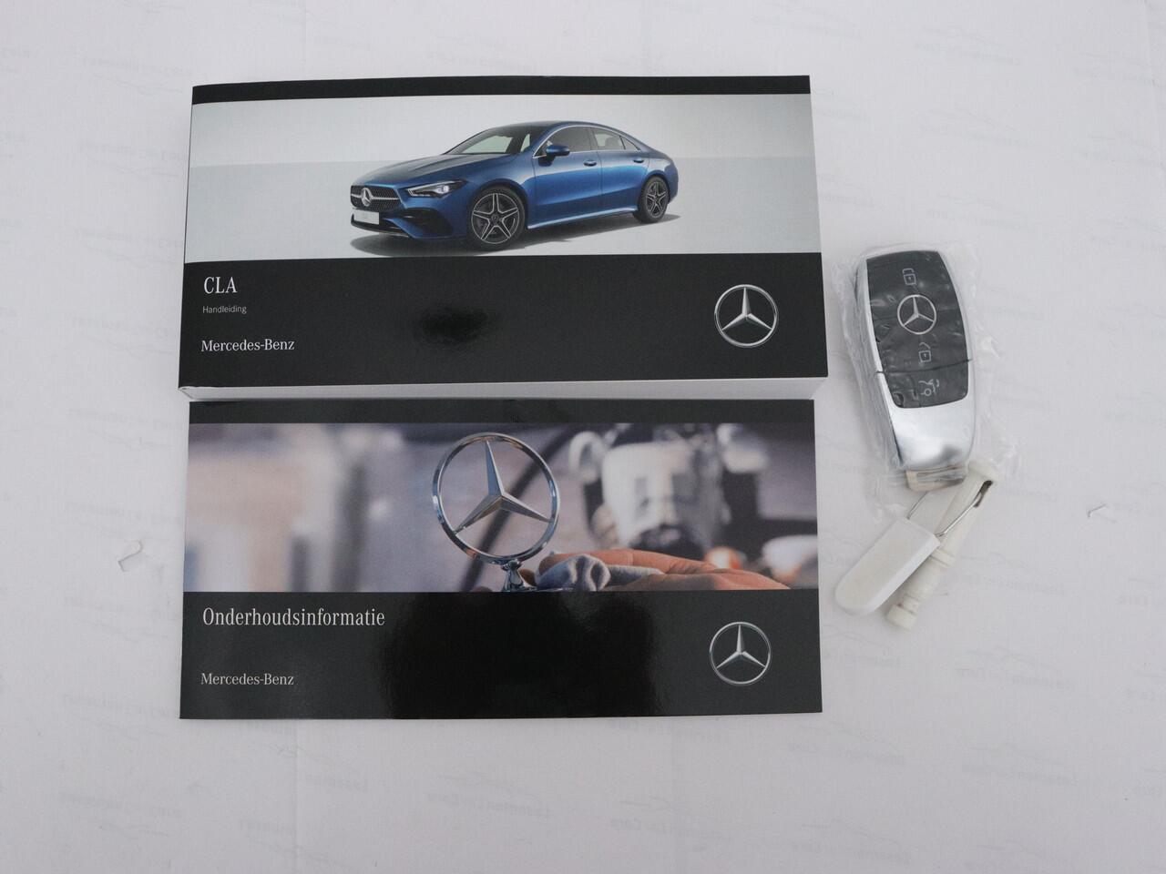 Mercedes-Benz CLA-KLASSE 180 Star Edition LIMITED | Dodehoekassistent | KEYLESS GO | Parkeerpakket met achteruitrijcamera | USB pakket plus | Spiegelpakket | Verwarmde stoelen vooraan |