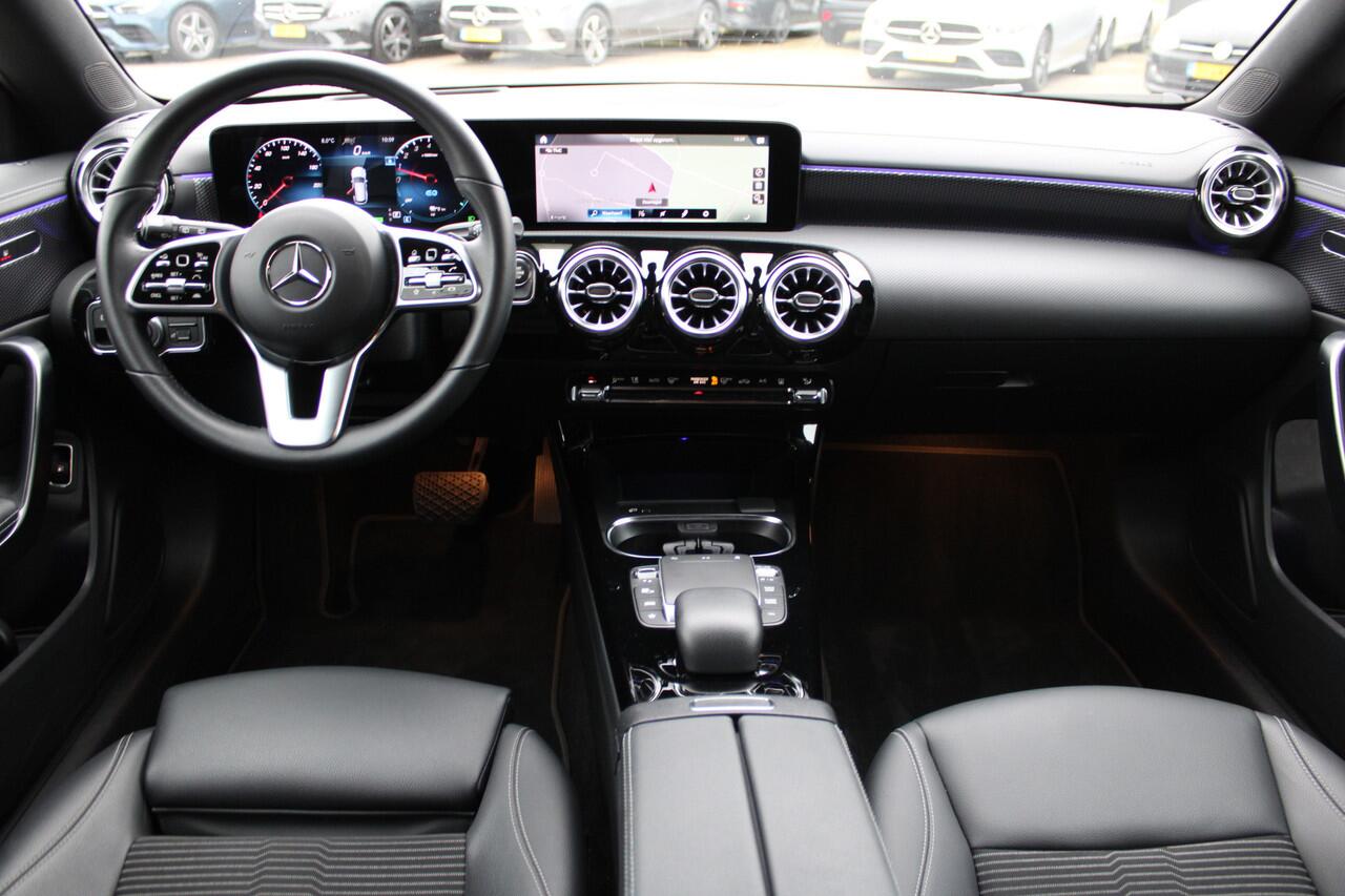 Mercedes-Benz CLA-KLASSE Shooting Brake 250e AUT8 Advantage DISTRONIC SFEER HEAD-UP CARPLAY 18''