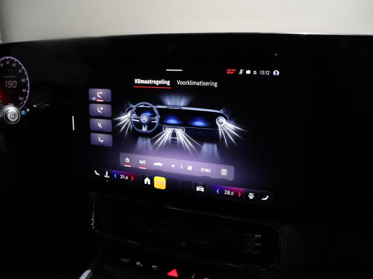 Mercedes-Benz CLA-KLASSE 250+ Launch Edition 85 kWh | Night | Panoramadak | Stoelverwarming | DISTRONIC | Achteruitrijcamera | Dodehoekassistent | Trekhaak |