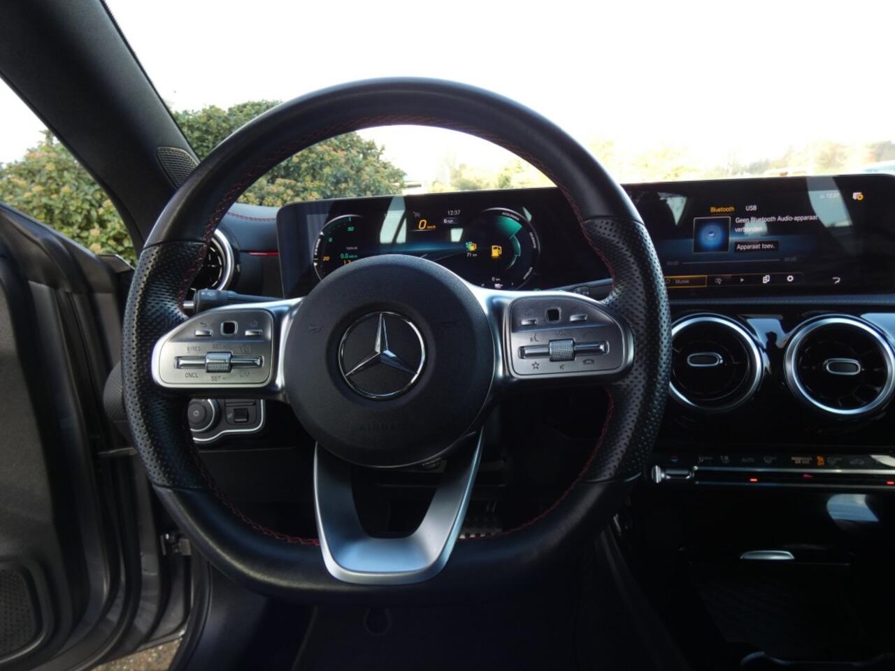 Mercedes-Benz CLA-KLASSE 250 E AMG Automaat,Led,Camera,Stoelverw,DealerOH