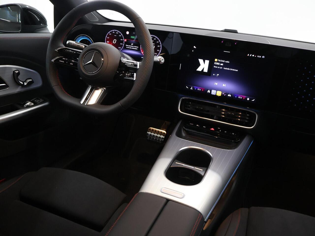 Mercedes-Benz CLA-KLASSE 250+ Launch Edition 85 kWh | Night | Panoramadak | Stoelverwarming | DISTRONIC | Achteruitrijcamera | Dodehoekassistent |