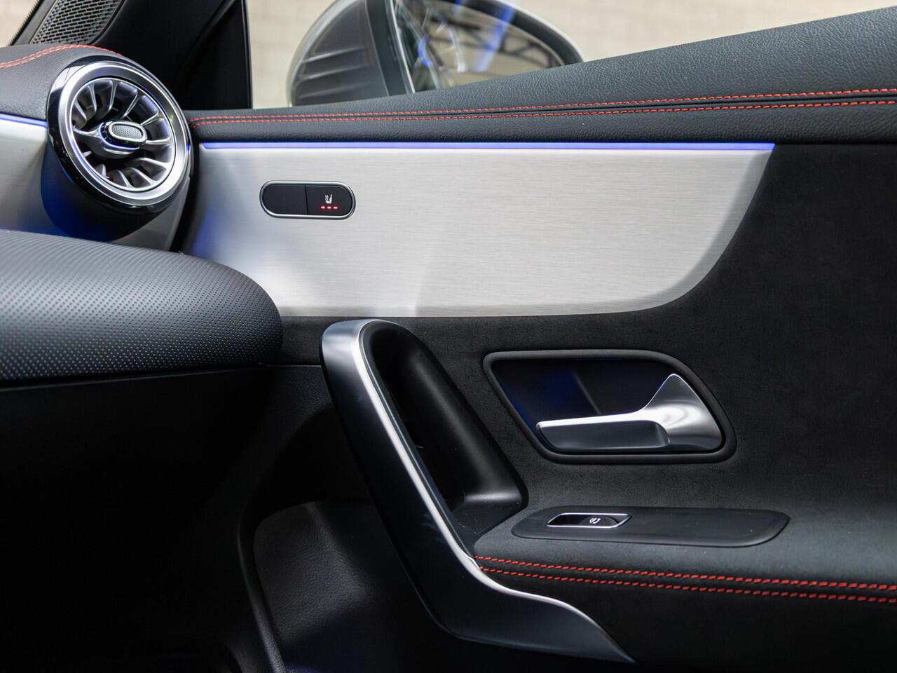 Mercedes-Benz CLA-KLASSE Shooting Brake 250 e Business Solution AMG Panorama dak | Trekhaak