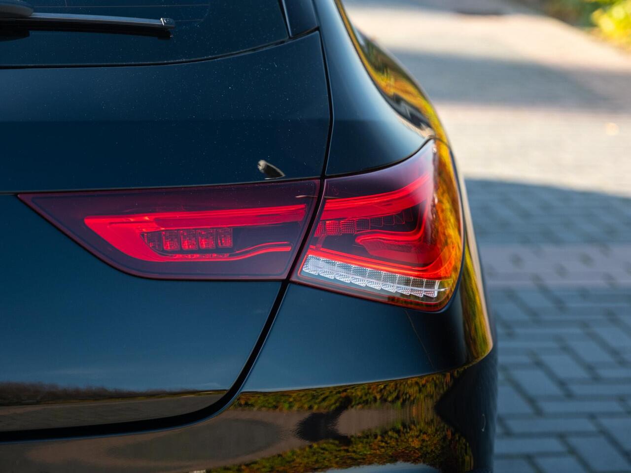 Mercedes-Benz CLA-KLASSE Shooting Brake AMG Line 190pk Aut | Night, Light, Park, Seat pack | Camera | Full Adap LED | Navi 10,25'' pack