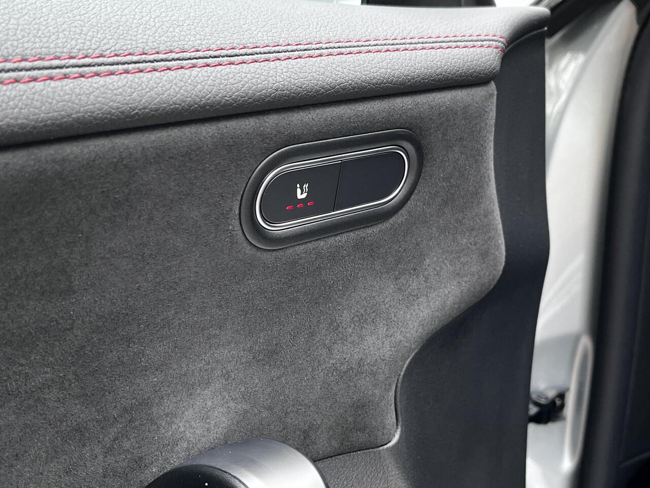 Mercedes-Benz CLA-KLASSE 250 e Star Edition AMG | Night Pakket | Dodehoekassistent | Apple CarPlay | Android Auto | Sfeerverlichting | Stoelverwarming | Parkeersensoren | Achteruitrijcamera | Elektrisch Inklapbare Buitenspiegels