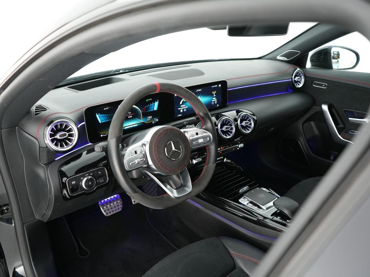 Mercedes-Benz CLA-KLASSE 35 AMG 306pk 4MATIC Premium Plus |panoramadak|Burmester|HUD|BLIS|Apple Carplay|stoelverwarming|parkeercamera|adaptive cruise control|clima control|