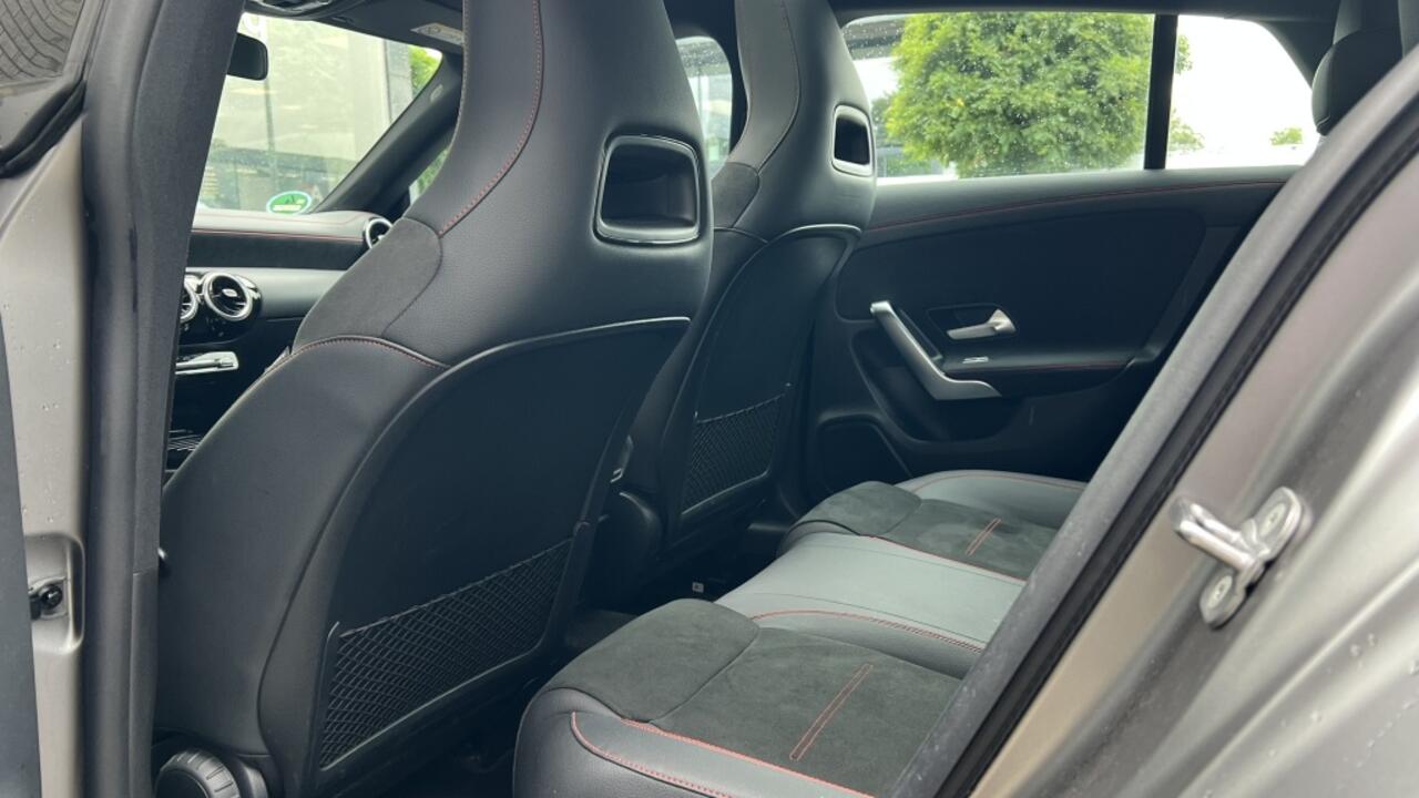 Mercedes-Benz CLA-KLASSE 250 e Pano | Navia | Camera