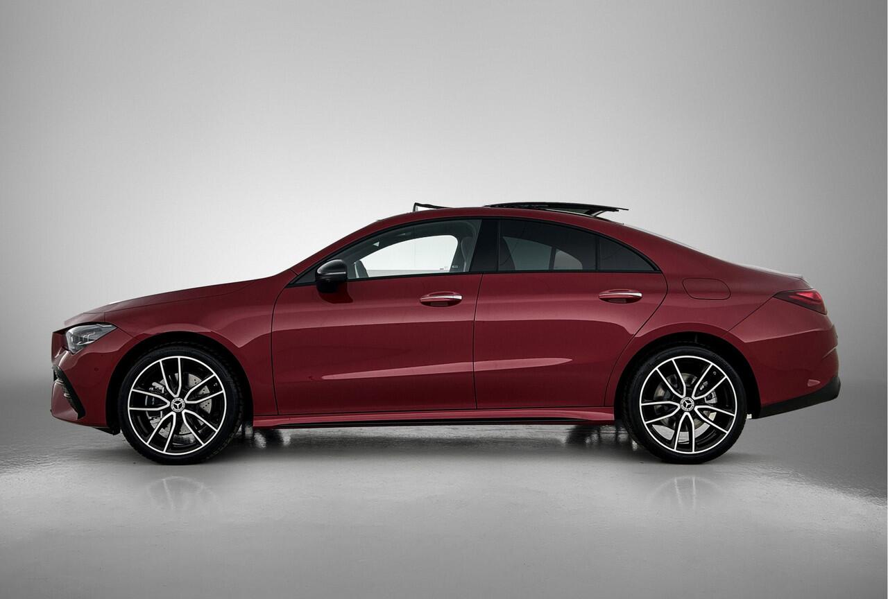 Mercedes-Benz CLA-KLASSE 250 e Business Solution AMG | AMG Line Plus pakket | Trekhaak | Panoramaschuifdak | Memorypakket Voorstoelen | Antidiefstalpakket GUARD 360° Plus | Nightpakket | 360° camera | Head-up display |