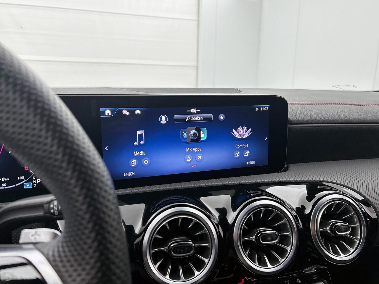 Mercedes-Benz CLA-KLASSE Shooting Brake 250 e Star Edition | AMG Line | Night Pakket | Sfeerverlichting | Dodehoek Assist | Achteruitrijcamera | Ledkoplampen. Inclusief 24 maanden MB Certified garantie voor Europa.