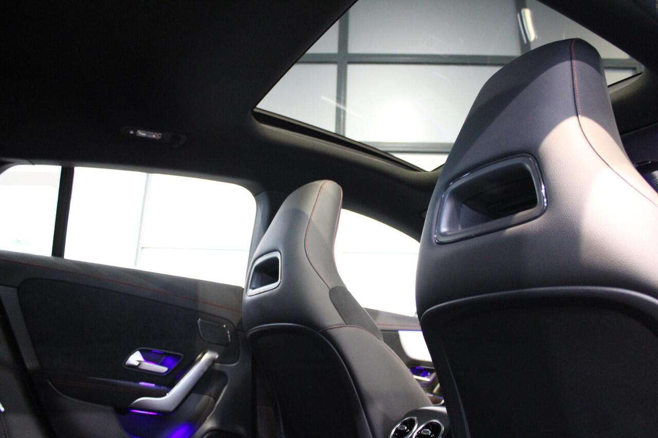 Mercedes-Benz CLA-KLASSE Shooting Brake 200 AMG Line Panorama dak | Trekhaak