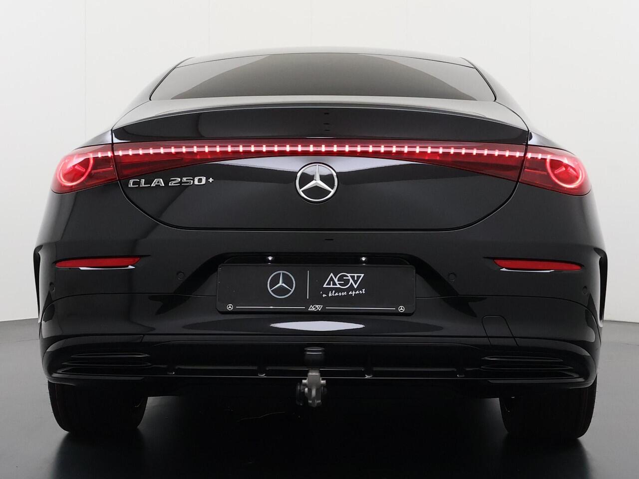 Mercedes-Benz CLA-KLASSE 250+ Launch Edition 85 kWh Accu | Trekhaak Wegklapbaar | Memorystoelen | Warmtepomp | Multibeam Led | Stoelverwarming Voorin | Distronic Cruise Control | Achteruitrijcamera | Nightpakket | Dodehoekassistent