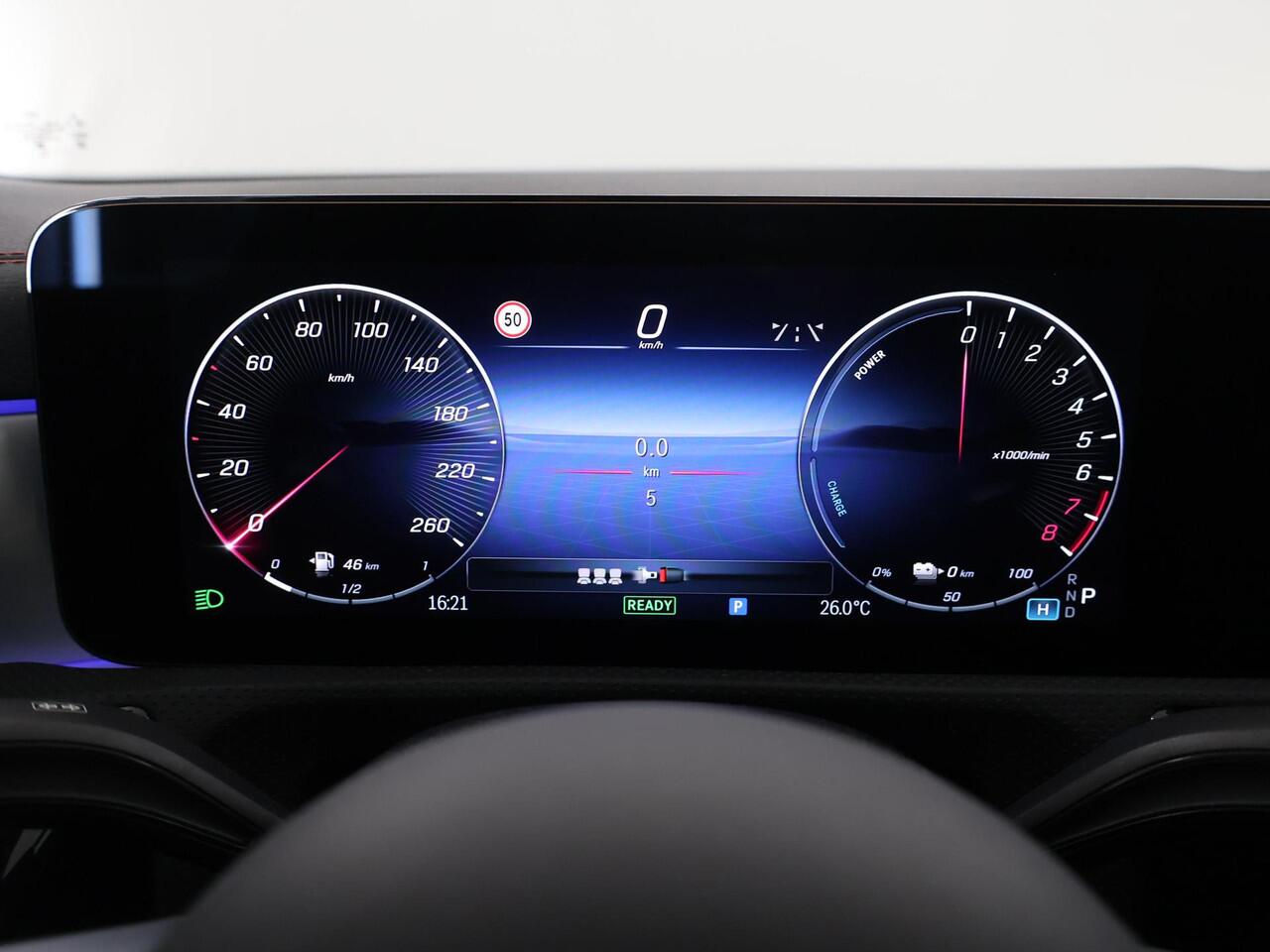 Mercedes-Benz CLA-KLASSE 250e Shooting Brake Business Solution AMG | Panoramaschuifdak | Nightpakket | 19 inch AMG-velgen| Verwarmde stoelen | Sfeerverlichting | LED koplampen |