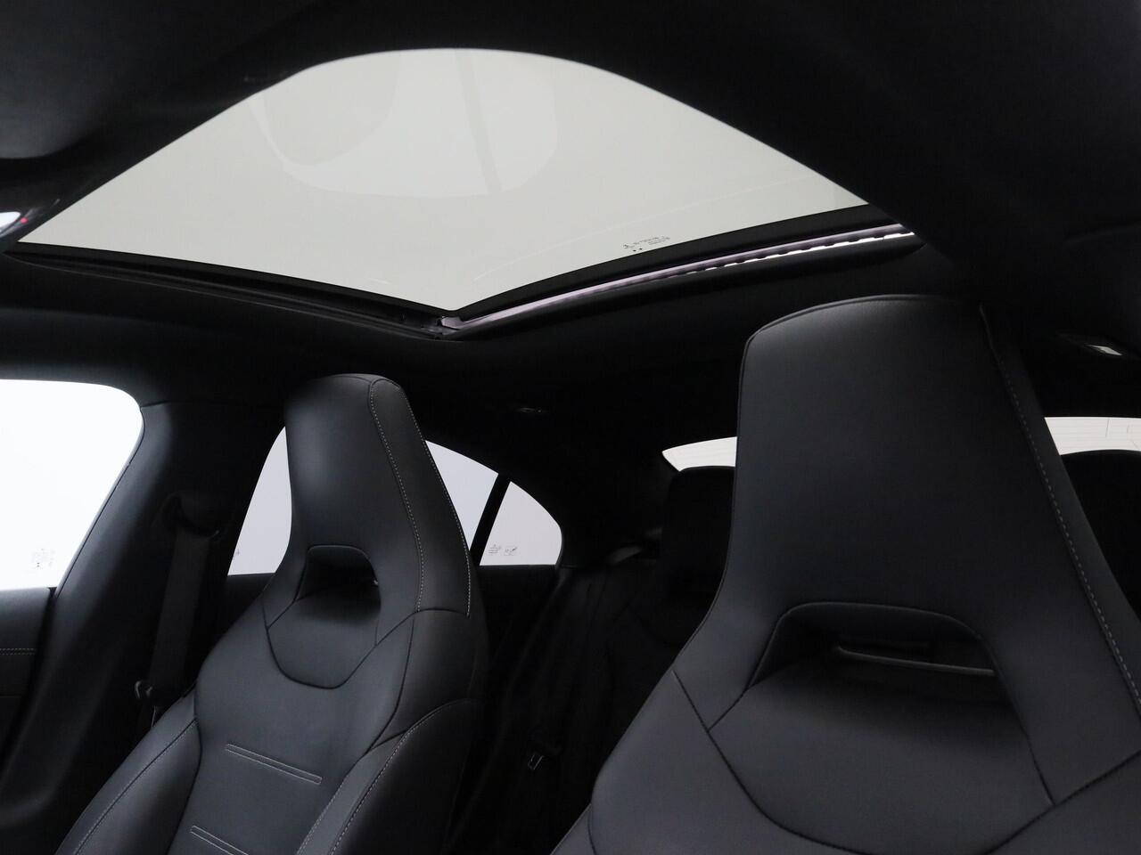 Mercedes-Benz CLA-KLASSE 250 e AMG Line | PANO | 360° | ADAPTIVE | KEYLESS | HUD | SFEERVERLICHTING | STOELVERW. | TREKHAAK