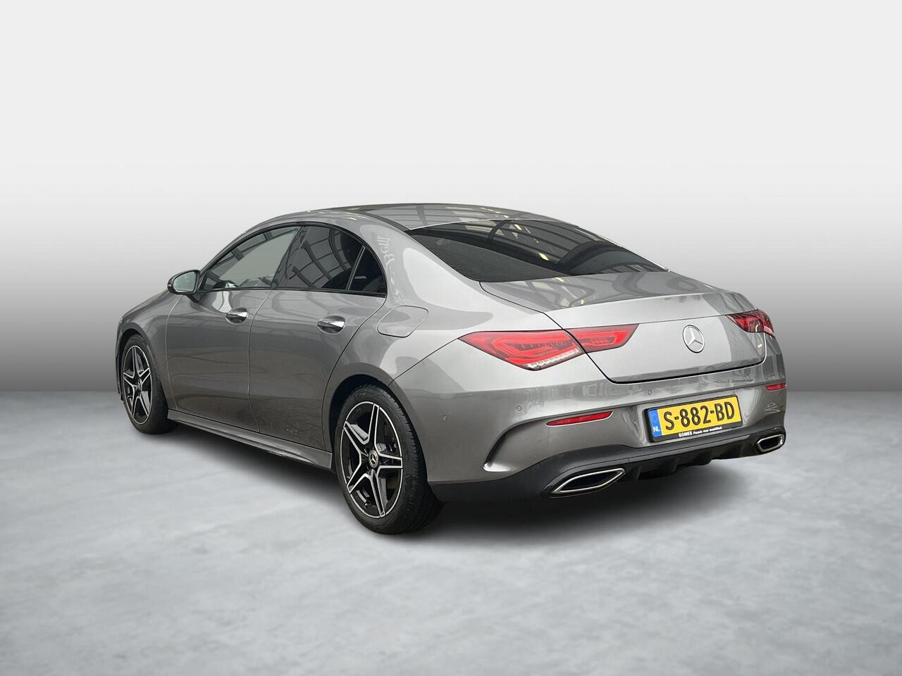 Mercedes-Benz CLA-KLASSE 180 AMG Line | Panoramadak | CarPlay | Cruise Control | Navigatie | Led Koplampen