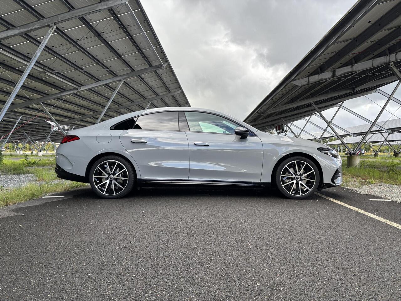 Mercedes-Benz CLA-KLASSE 250+ Launch Edition 85 kWh | Night | Panoramadak | DISTRONIC | Achteruitrijcamera | Dodehoekassistent | Trekhaak |