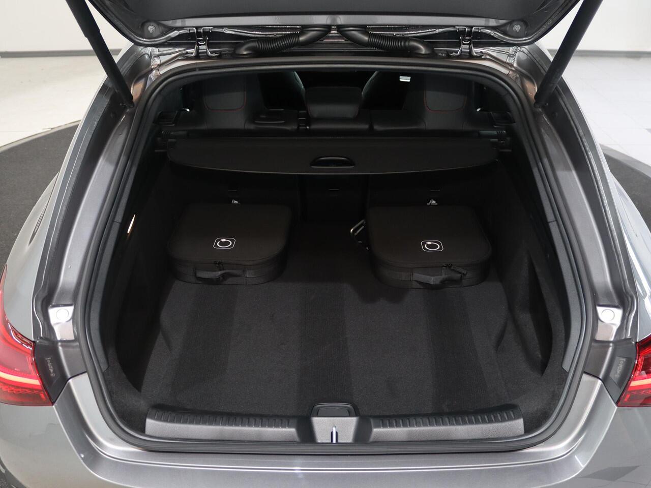 Mercedes-Benz CLA-KLASSE Shooting Brake 250e Business Solution AMG | Panoramaschuifdak | Nightpakket | Achteruitrijcamera