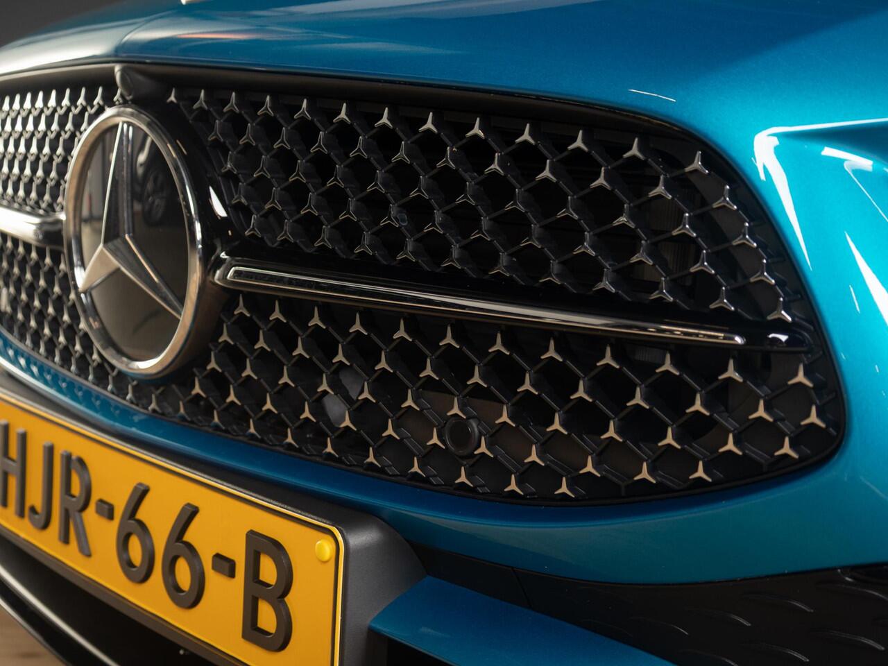 Mercedes-Benz CLA-KLASSE Coupé 180 AMG Line Premium | Panorama dak